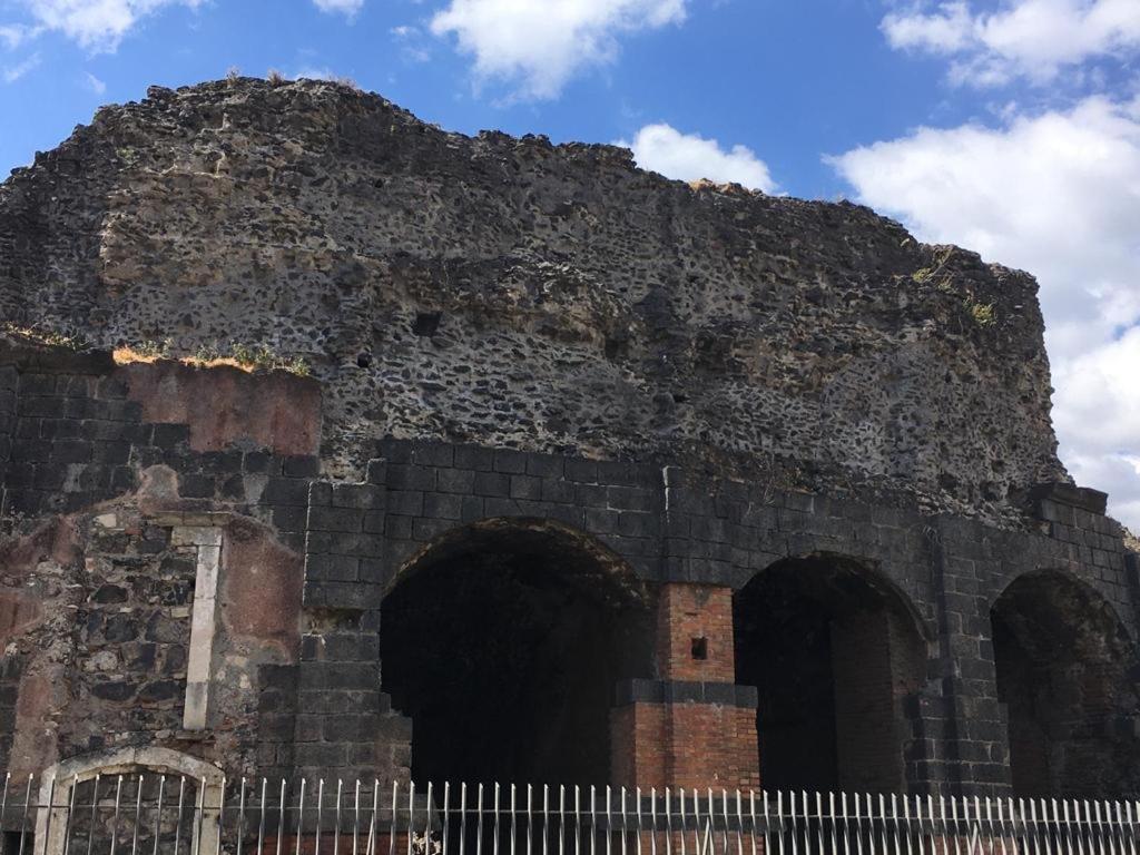 Casa Ega E La Rotonda: Bellissimi Monovani Nel Cuore Di CTA Exterior photo